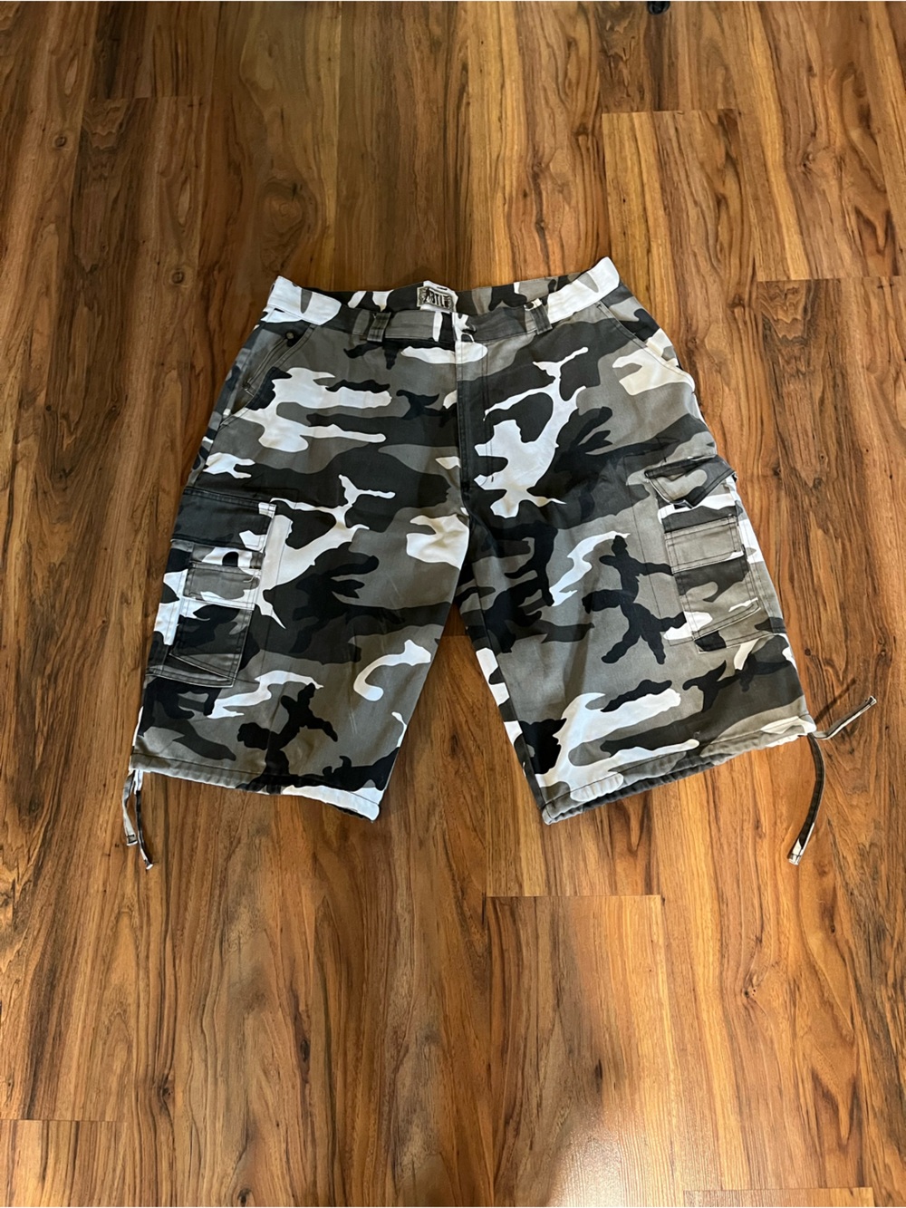 Men's Camouflage Cargo Shorts - Black/Gray/White